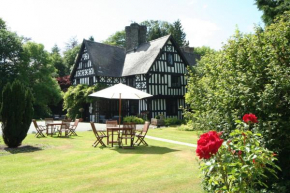 Отель Maesmawr Hall Hotel  Каерсвс